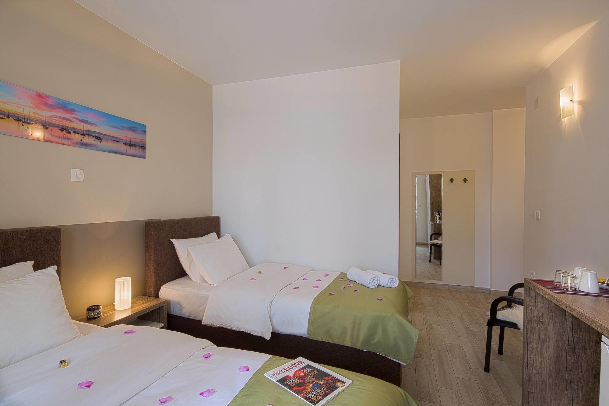 Le Marc Guest House Будва Екстериор снимка