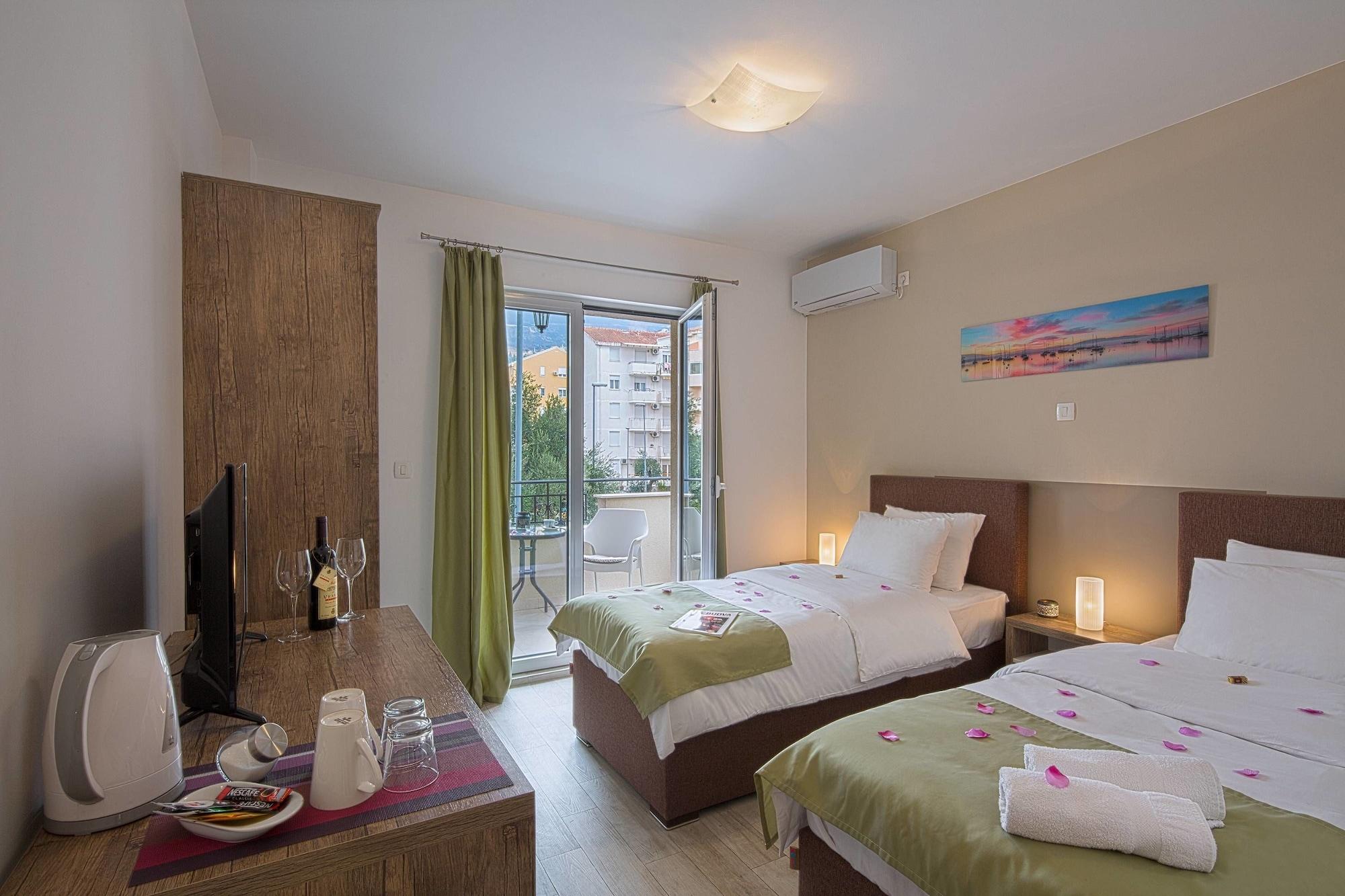 Le Marc Guest House Будва Екстериор снимка