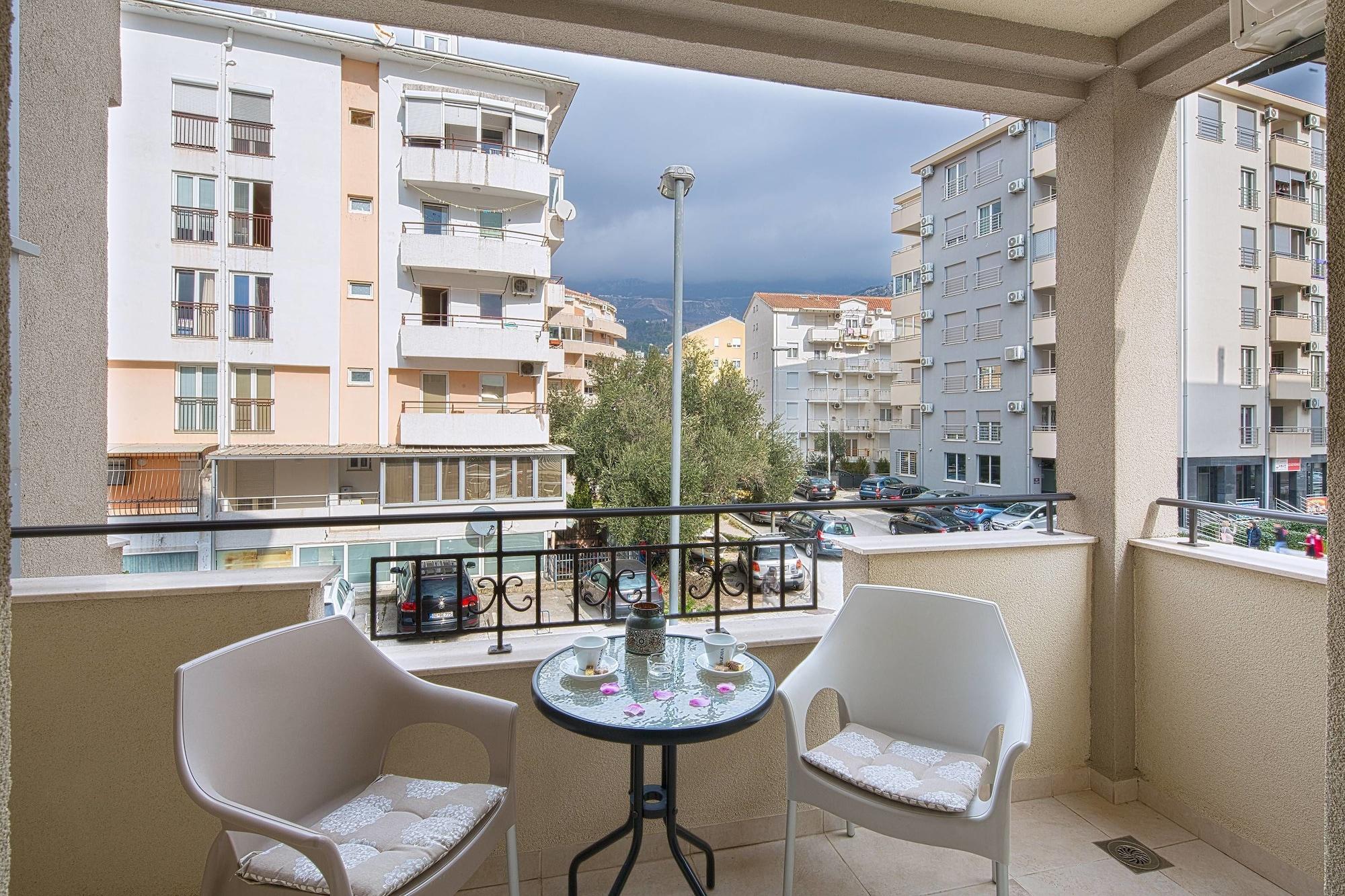 Le Marc Guest House Будва Екстериор снимка