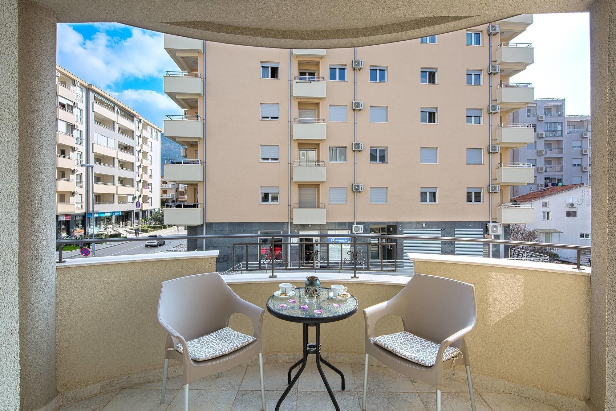 Le Marc Guest House Будва Екстериор снимка